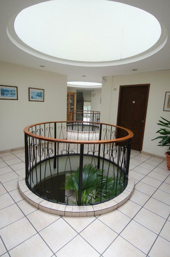 Hotel Berlin ซานซัลวาดอร์ ภายนอก รูปภาพ